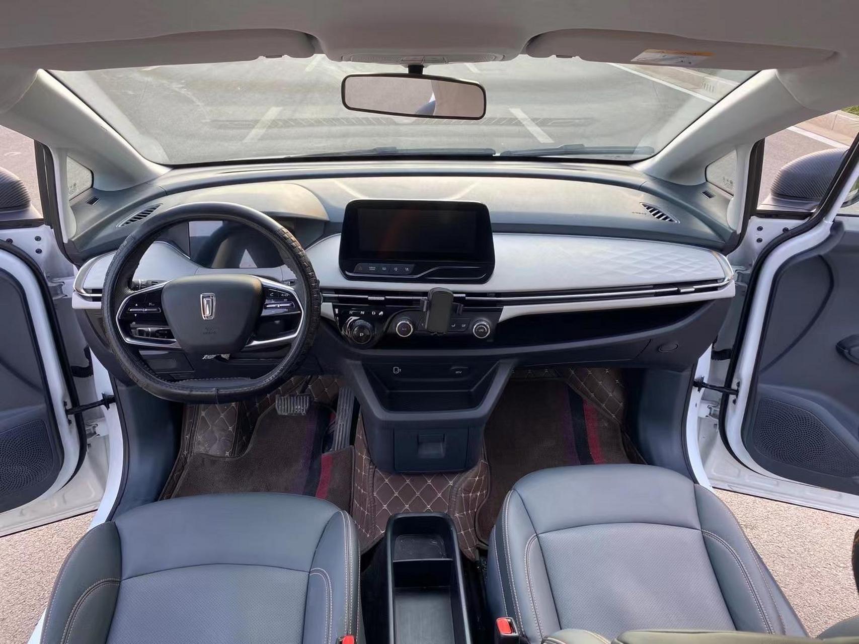 23年一汽奔腾nat e05 纯电车新能源 mpv,续航425公里,电池组质保八年