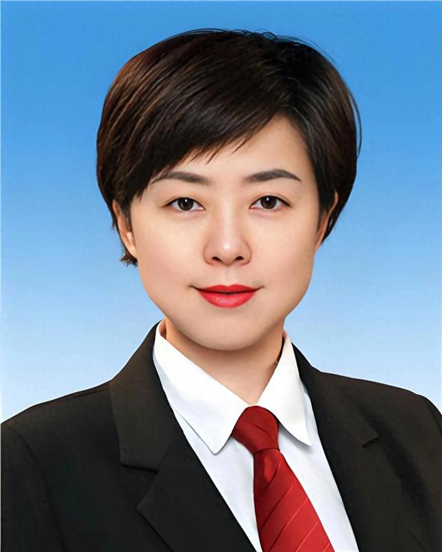 行董英直南阳税务局董书娟照片简介浚县李绵绵宜春黄依含简历及照片