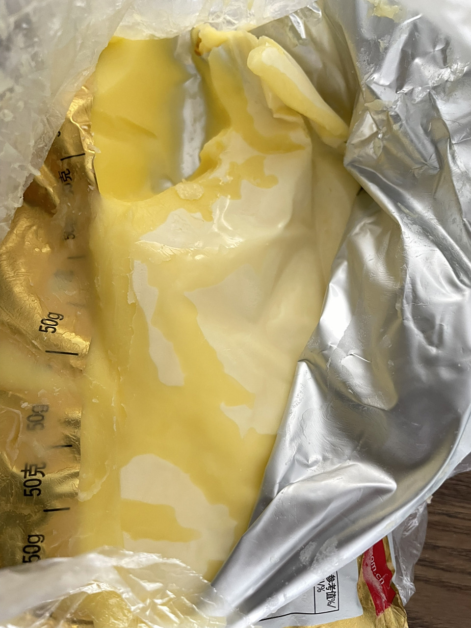 黄油这样是变质了吗,之前运过来化过 大概9月份买的那时候太热运过来