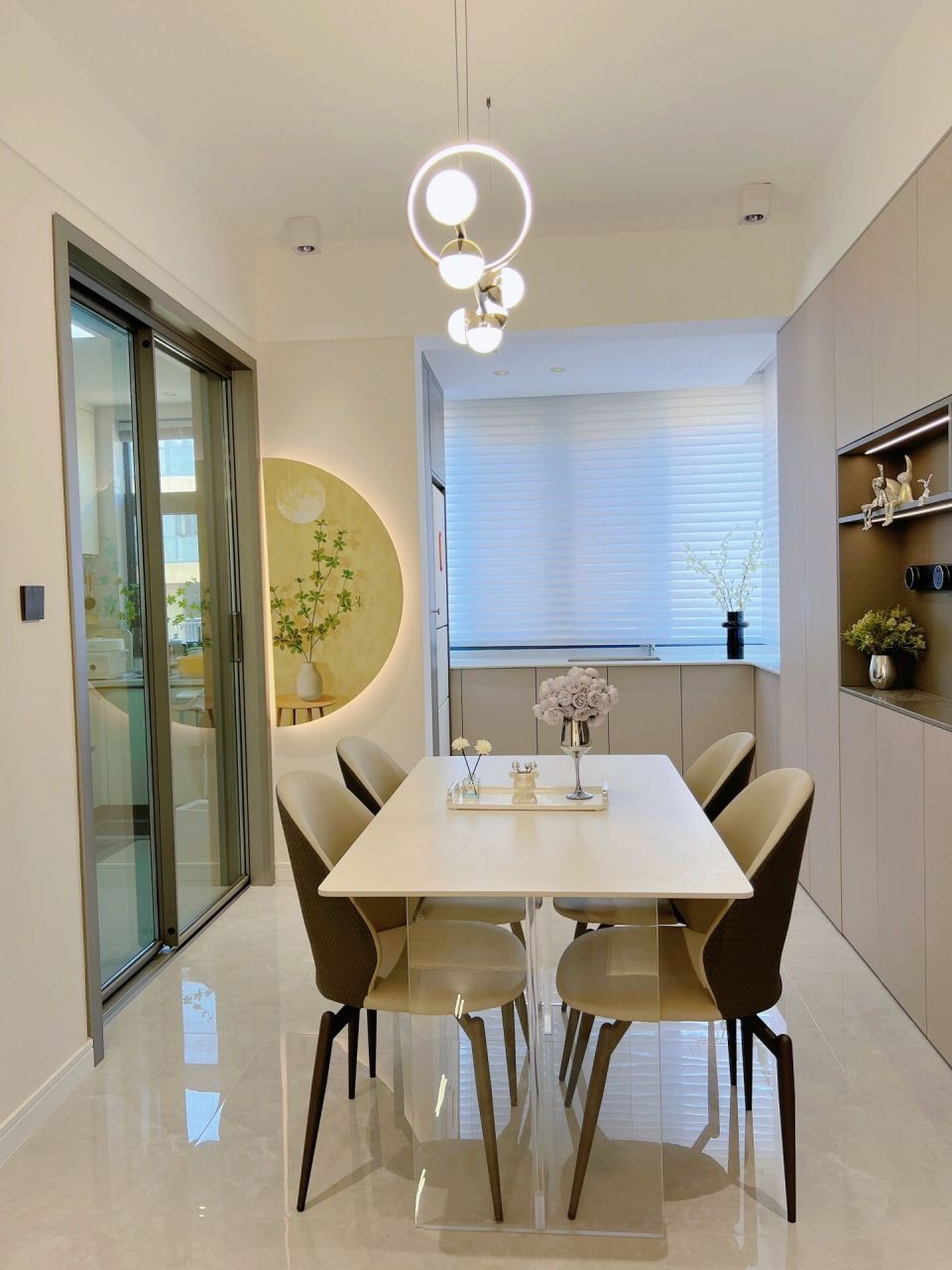 93建筑面积128平,套内110 餐厅开间2.5*3.