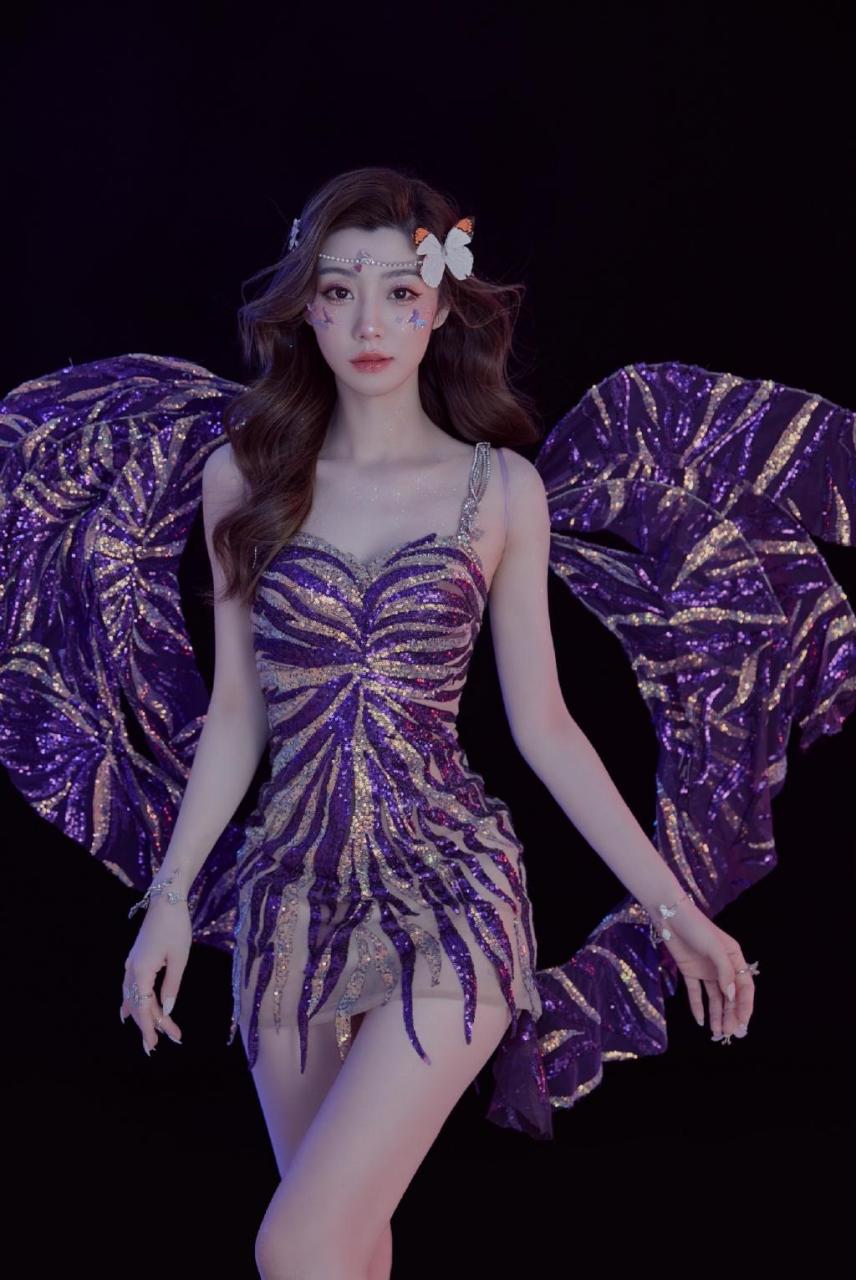 王牌女郎费费,浙江卫视最漂亮的女主持人之一