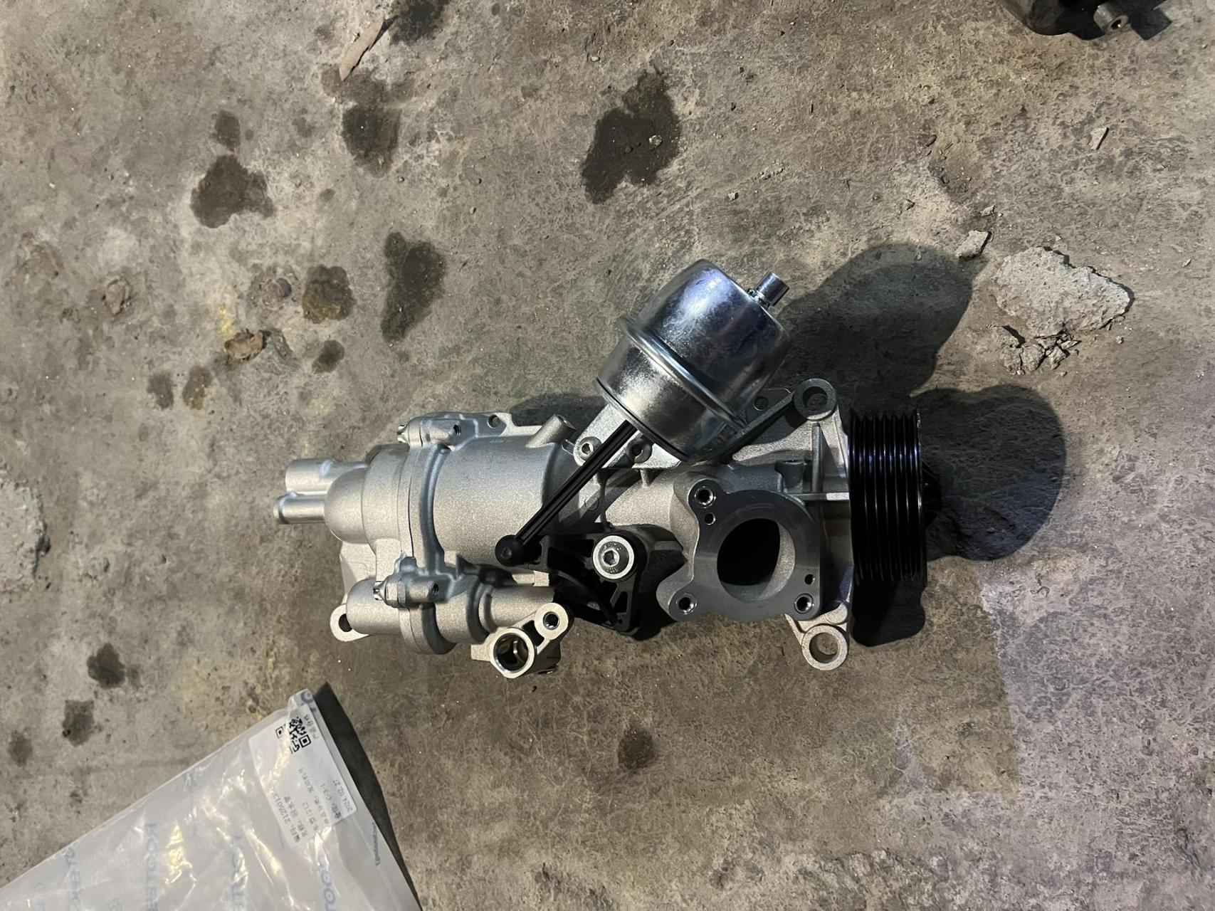 奔驰e200更换水泵完美收工 汽车保养与维修