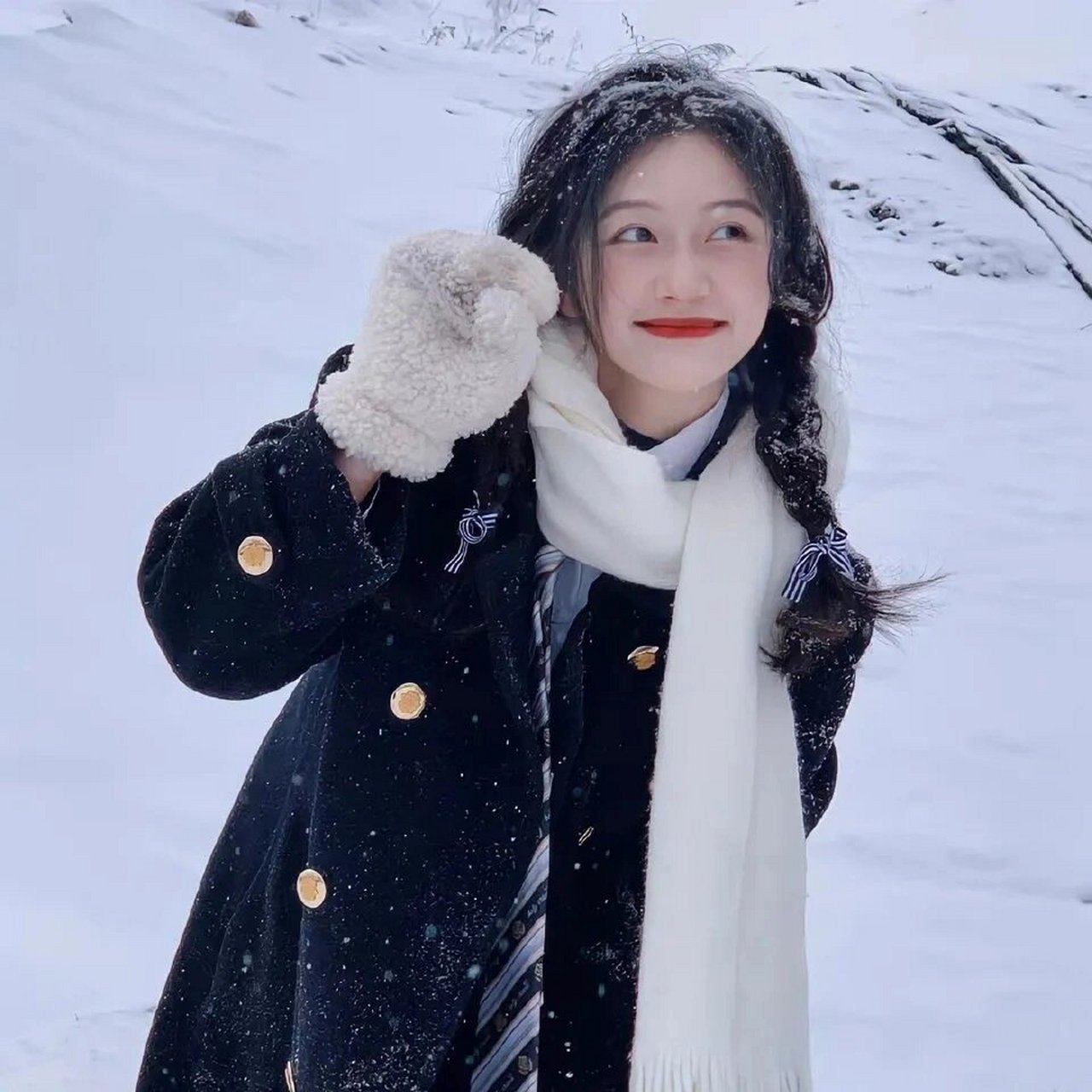 嘎嘎好看哒~雪景篇女生头像 图片源于网络,侵权联系删