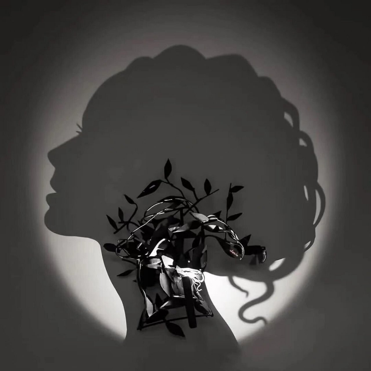 光影|有趣的影子创意 借用光与影来做出设计是一件很有趣的事情 在不