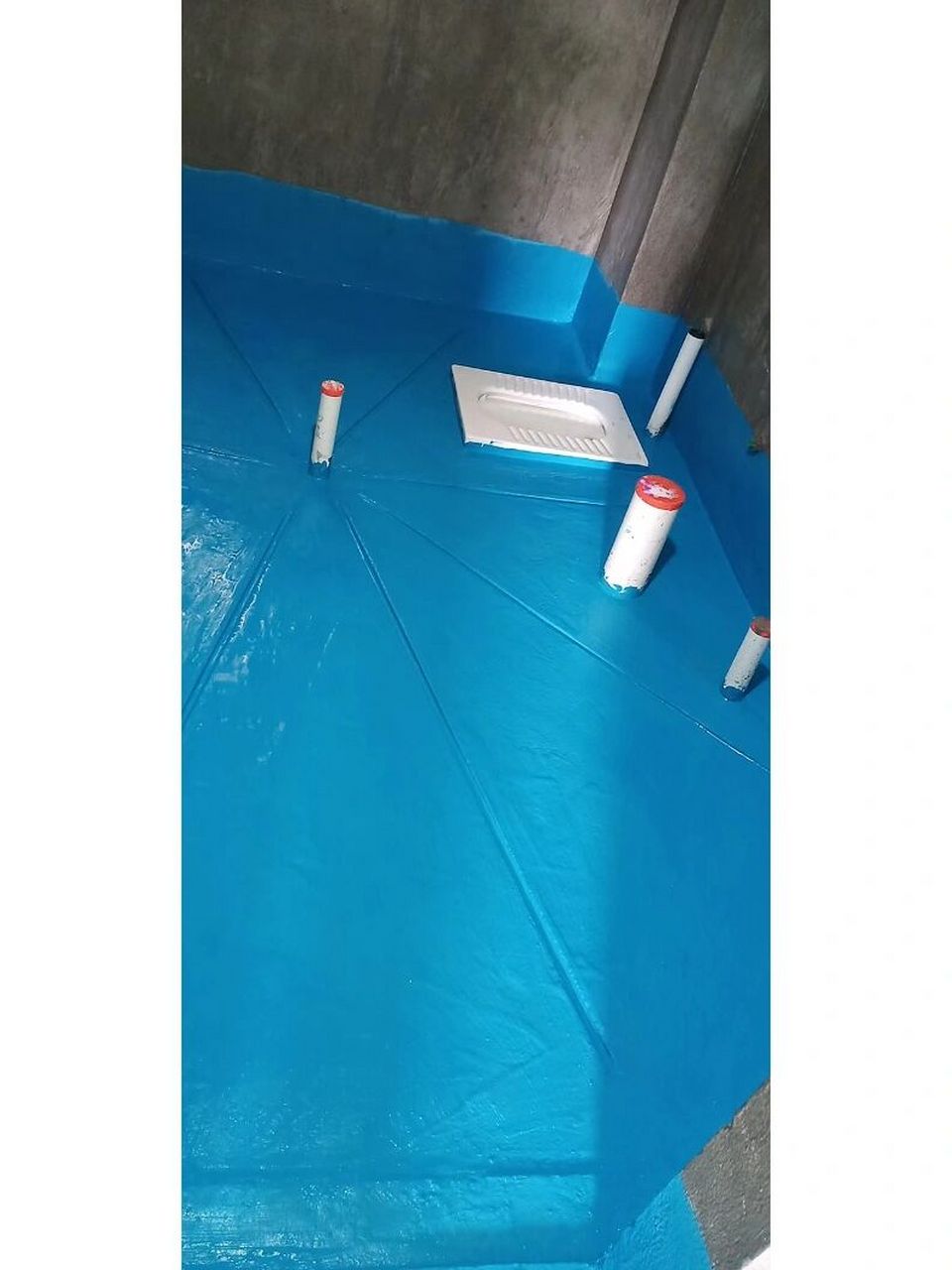 我用了13年的防水老顽固,劳亚尔 很多同行喜欢用大牌子,全国性的,我就