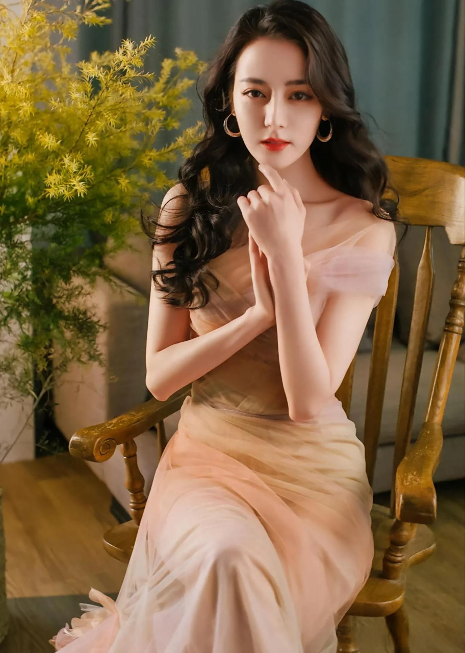 时尚领域爱好者 女神迪丽热巴