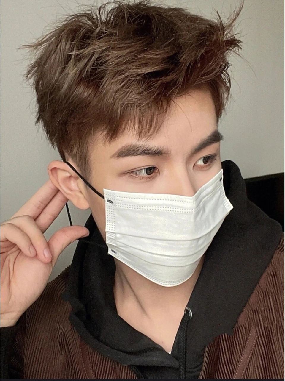 亚麻冷棕男生秋冬发色推荐  男生染发.