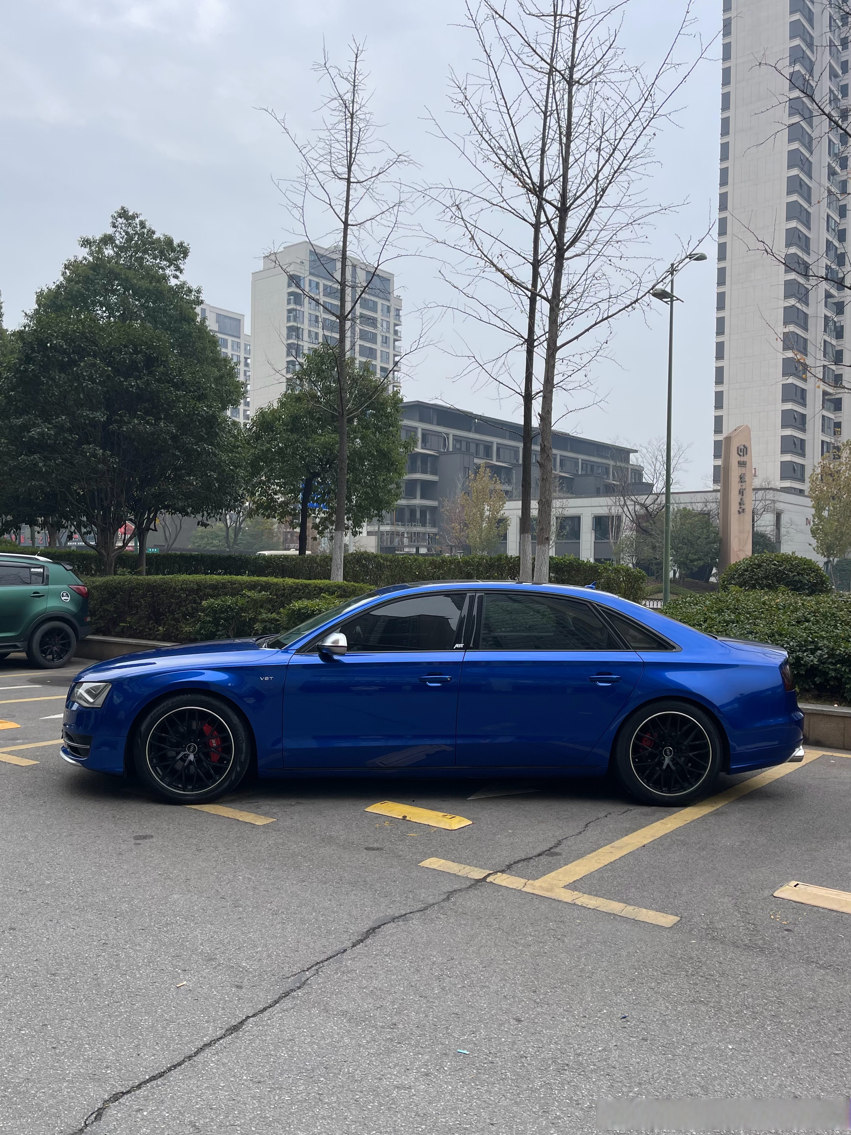 从破旧到惊艳,不仅是外观的改变,更是奥迪a8奥迪a8尾翼改装奥迪a8