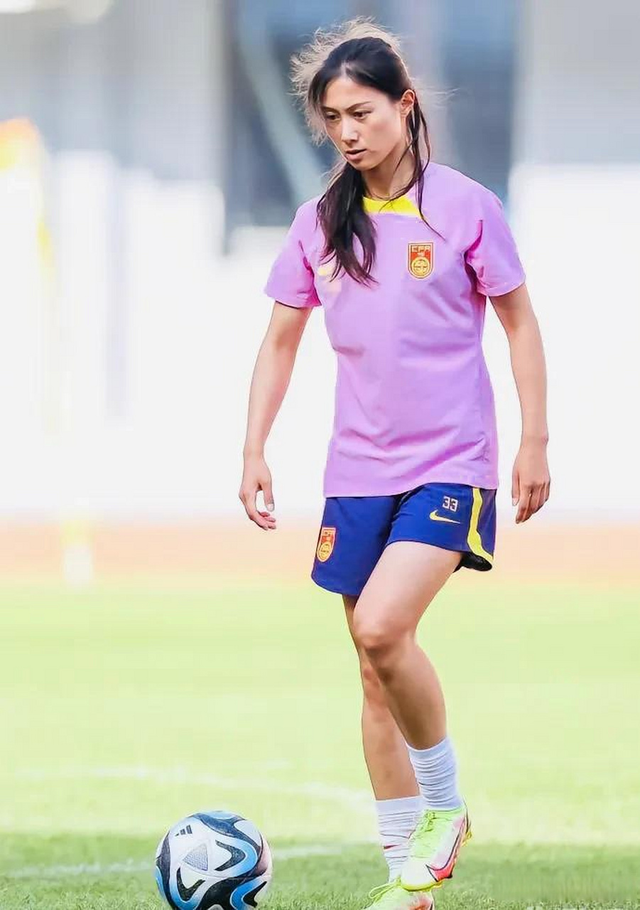 沈梦雨身披中国女足9号战袍!