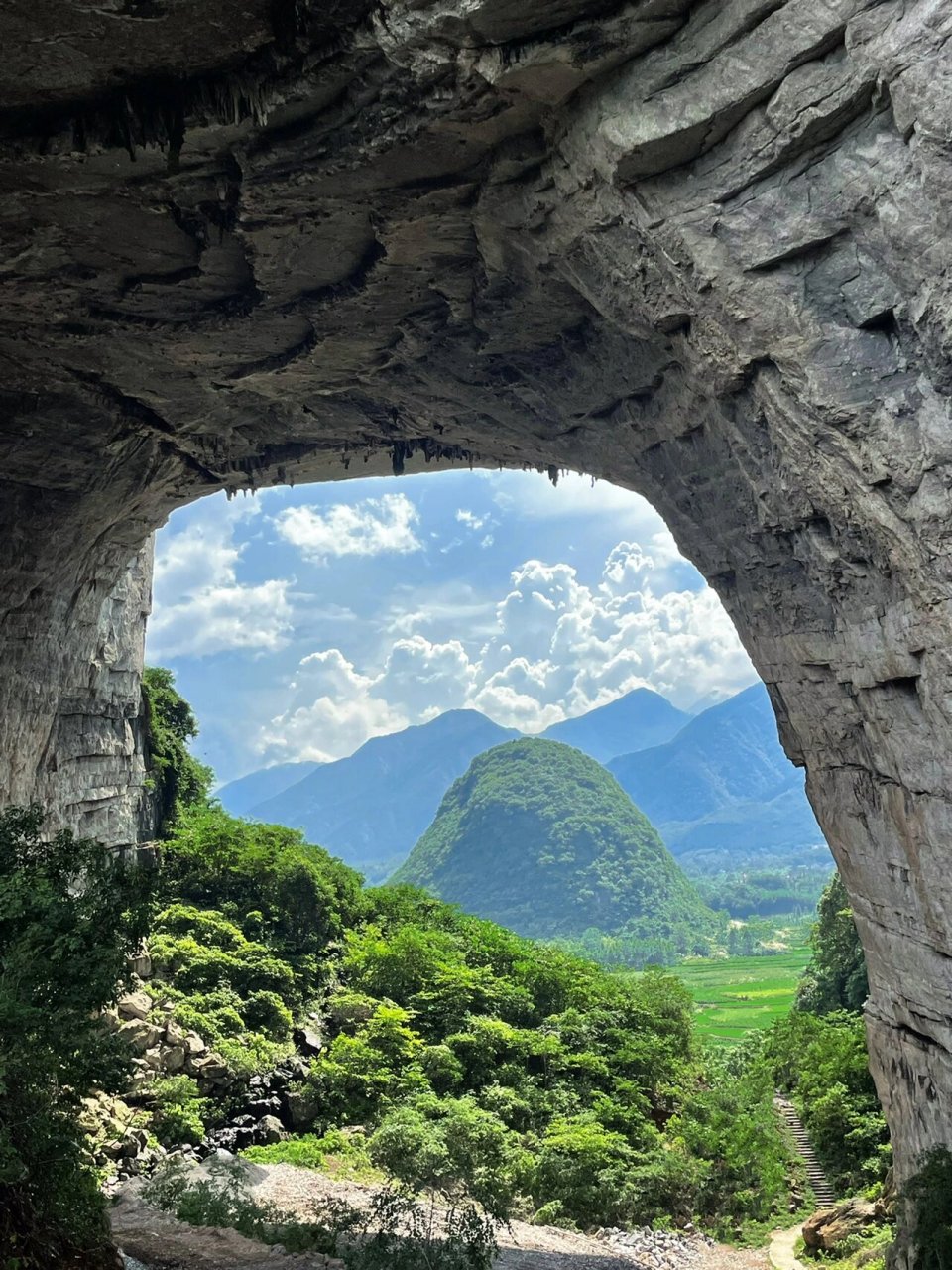 月岩 开发于唐末,宋在此修筑岩寺,毁于民国初,国⑦ 	 位于永州市道县