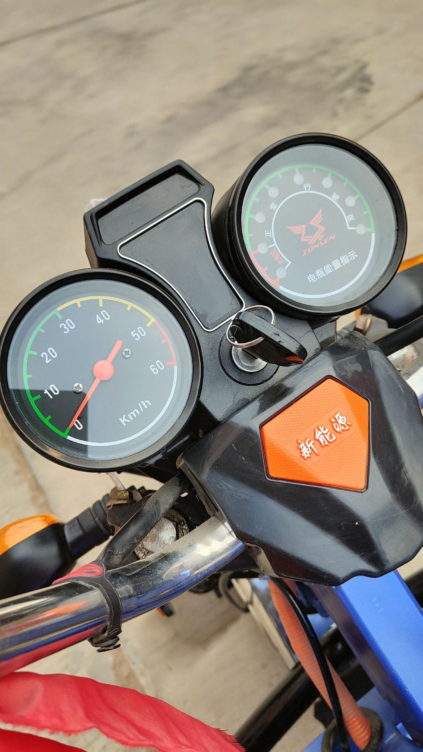 新到九九成新精品宗申电动三轮车,配60v/58ah超威电瓶