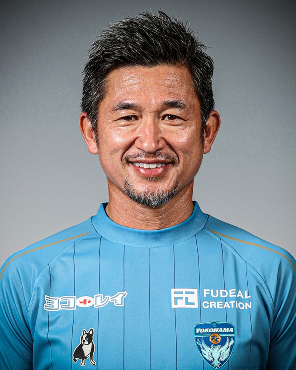 [呆]  7115日本传奇前锋三浦知良与葡甲的奥利维伦斯队续约一年