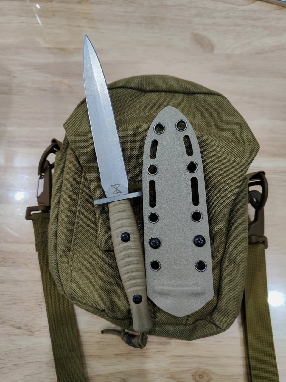 国产战术格斗刀轻量化天花板 97五彩流氓收官之作守护者双刃战术