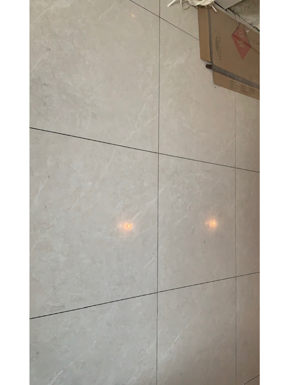 马可波罗爱马仕灰实拍图 瓷砖铺完了,灰不灰黄不黄的,没有店里看起来