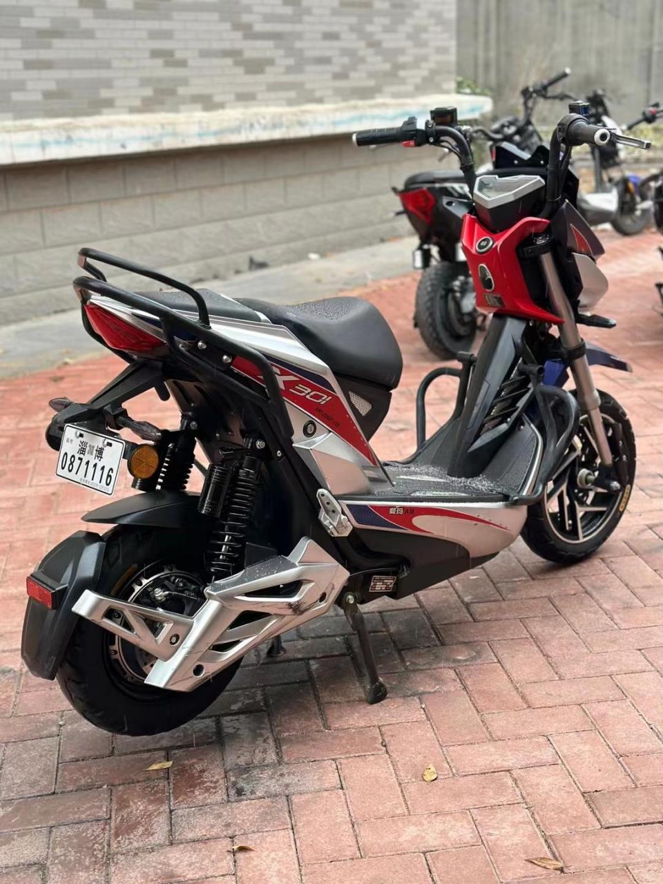 精品爱玛极客301.