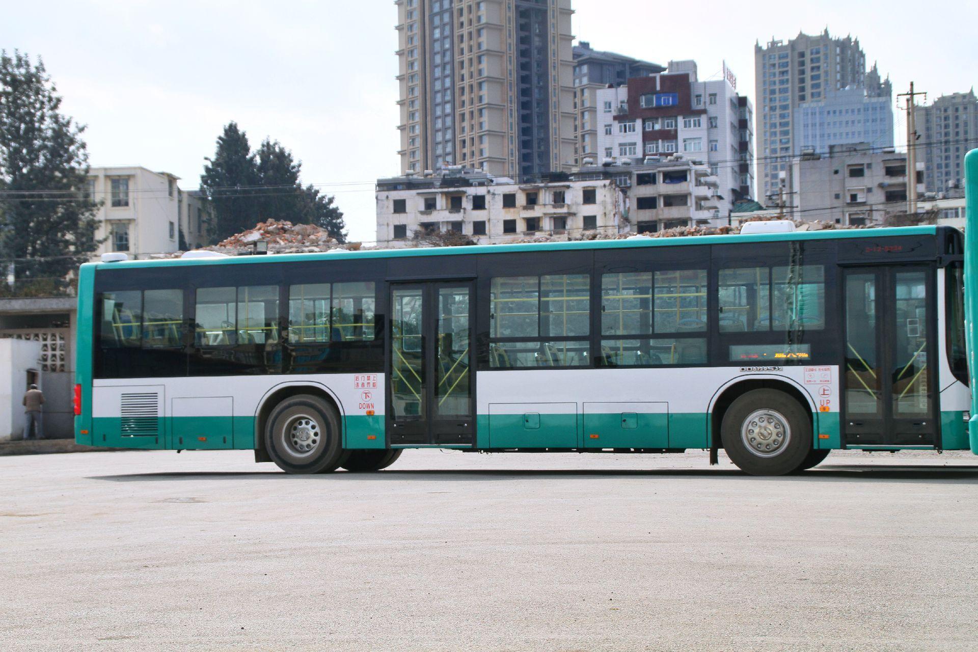 丹东黄海客车dd6129s32.已报废!昆明公交164巅峰时期.