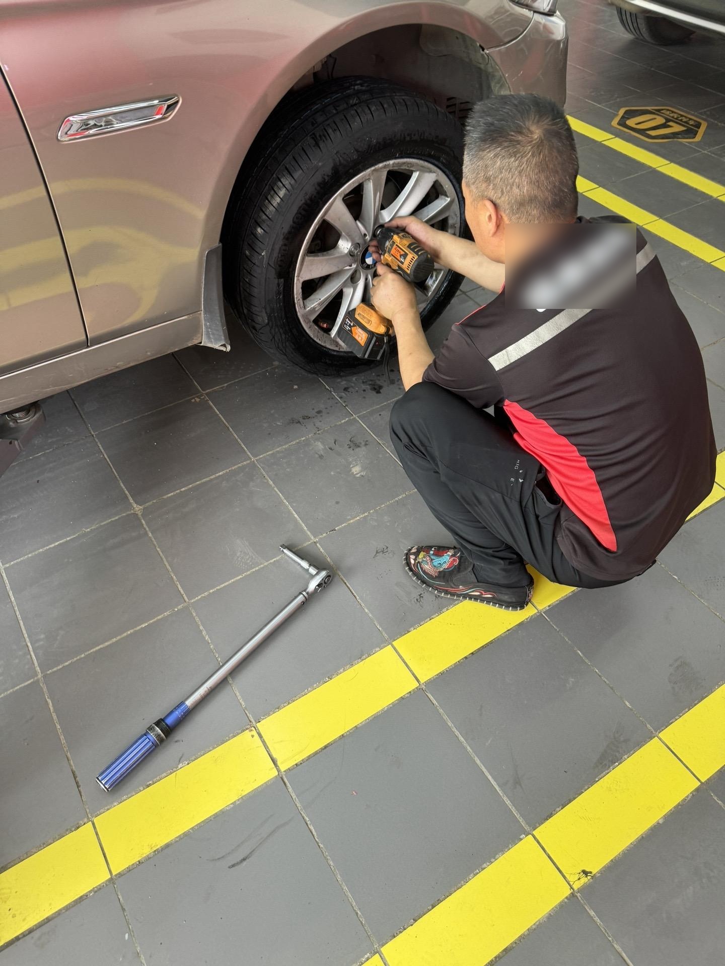 本次购买的 轮胎品牌是德国马牌轮胎 techcontact tcgold 225/55r17