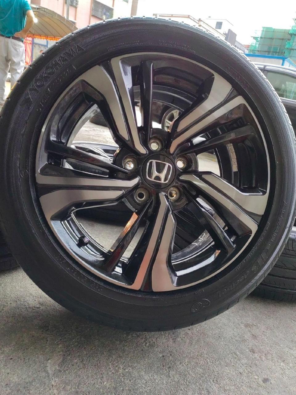 高配十代思域原厂漆黑17寸轮毂带胎,低配升级高配,成色精品,原厂拆车