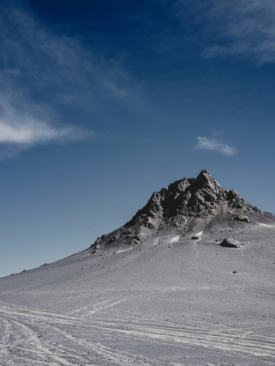 青海|独一无二的黑独山,仿佛置身月球99表面 这