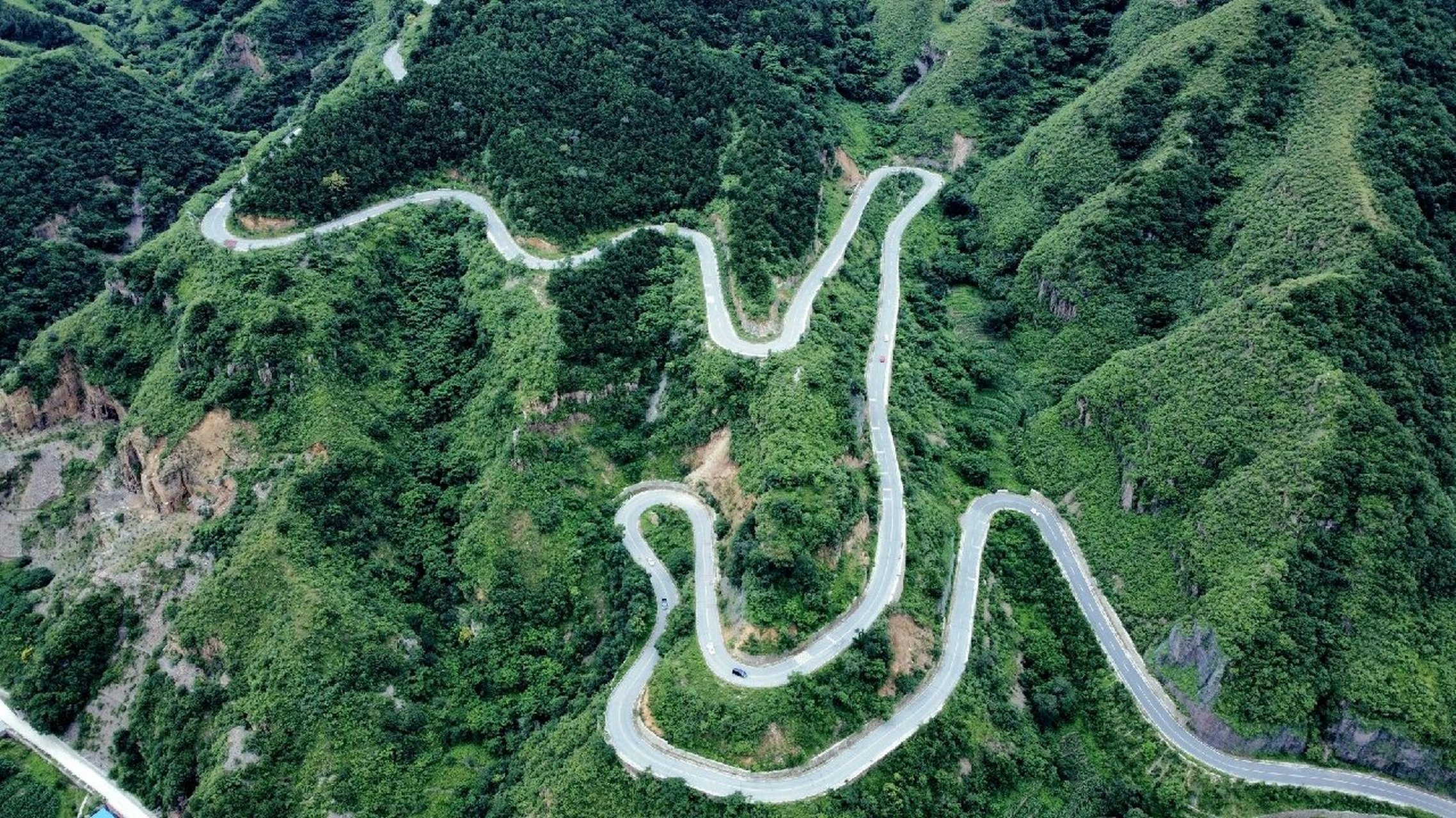 跑山 | 北京秋名山-红井路 99房山区 红井路 北京最美山路之一 标志