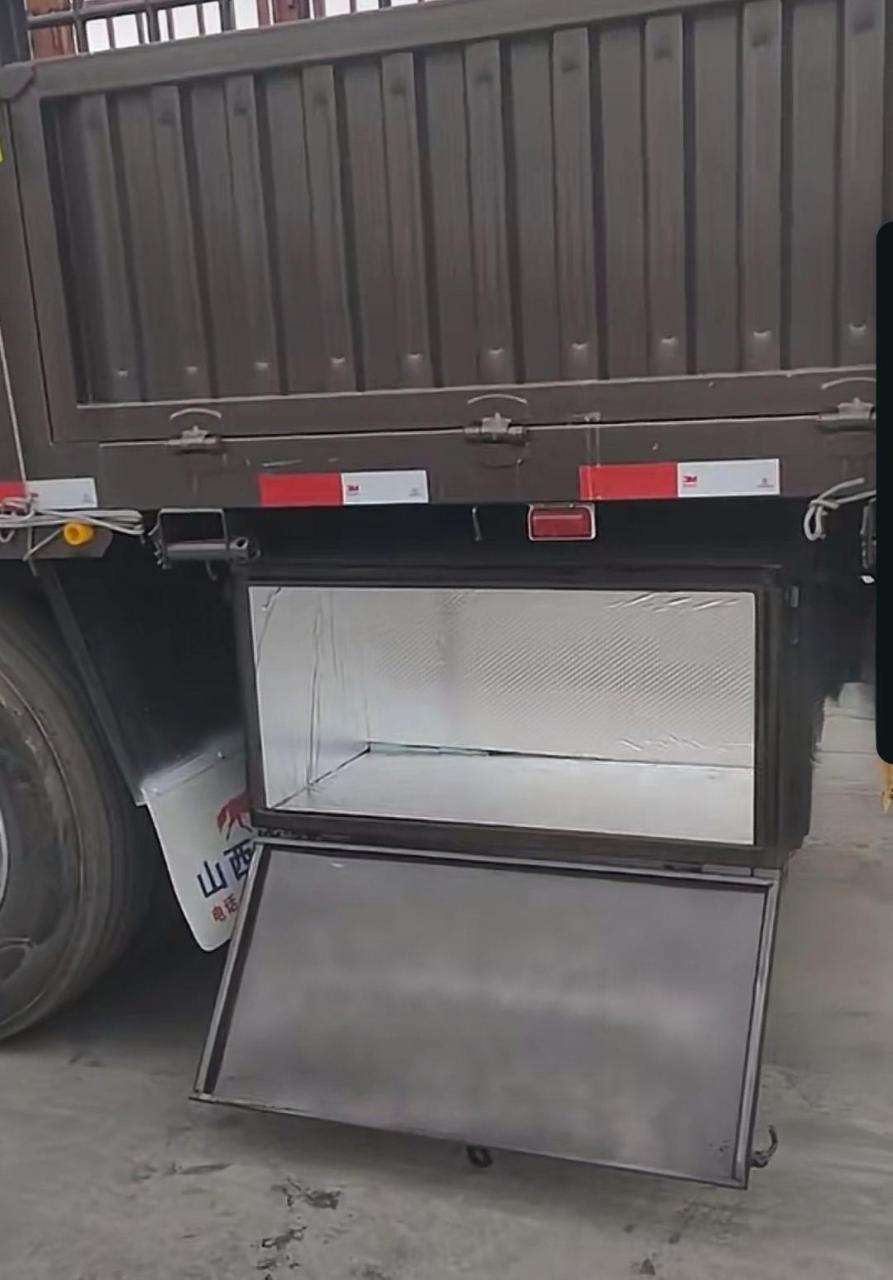 厂家专业生产定制各种款式工具箱,挂车,货车,罐车,主车等,欢迎各位