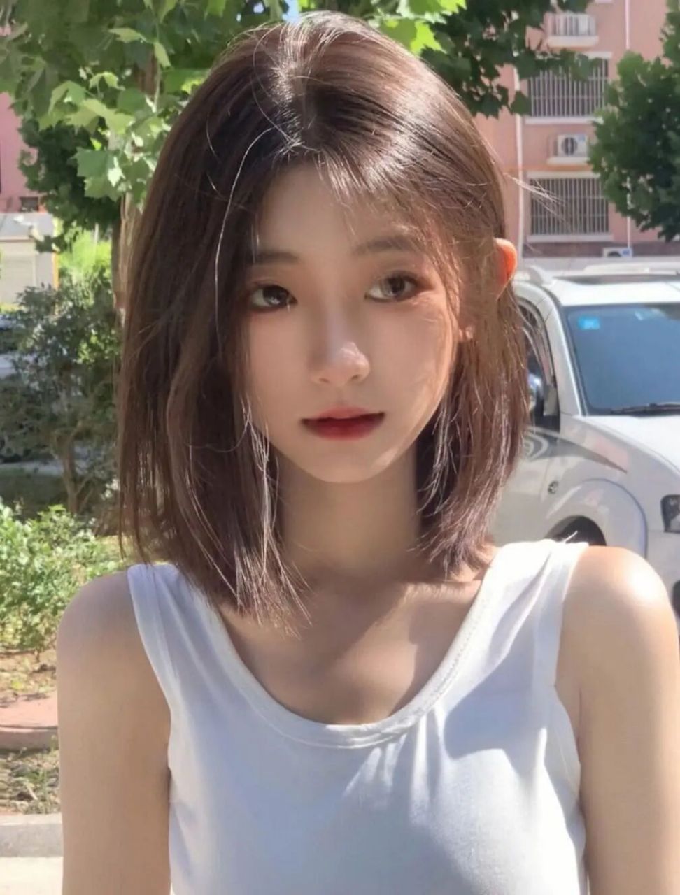 2023最流行女士中短发发型,初恋发这款初20 2023最流行女士中短发发型