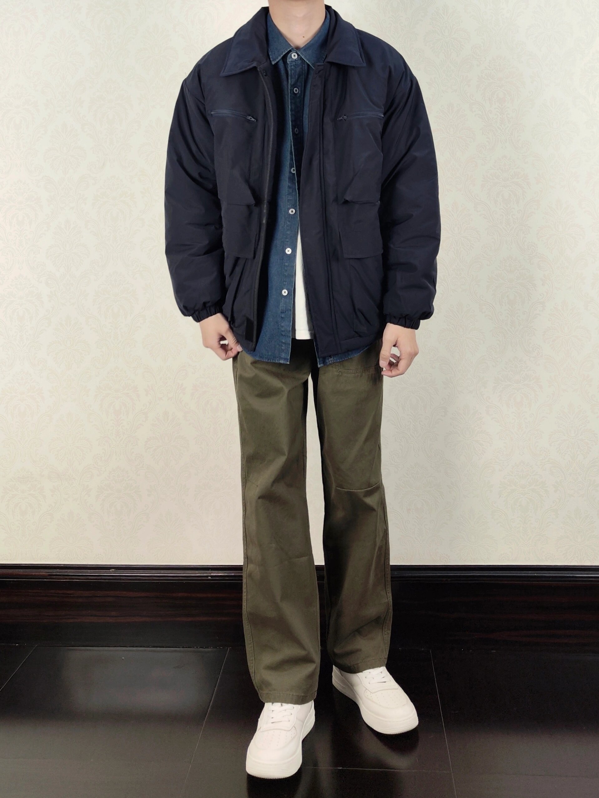 藏蓝和军绿的碰撞 叠穿一下层次感十足!