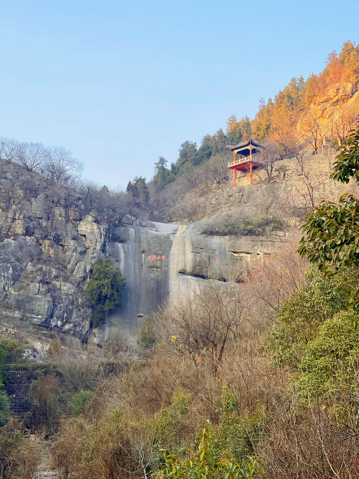 峄山妖精洞图片