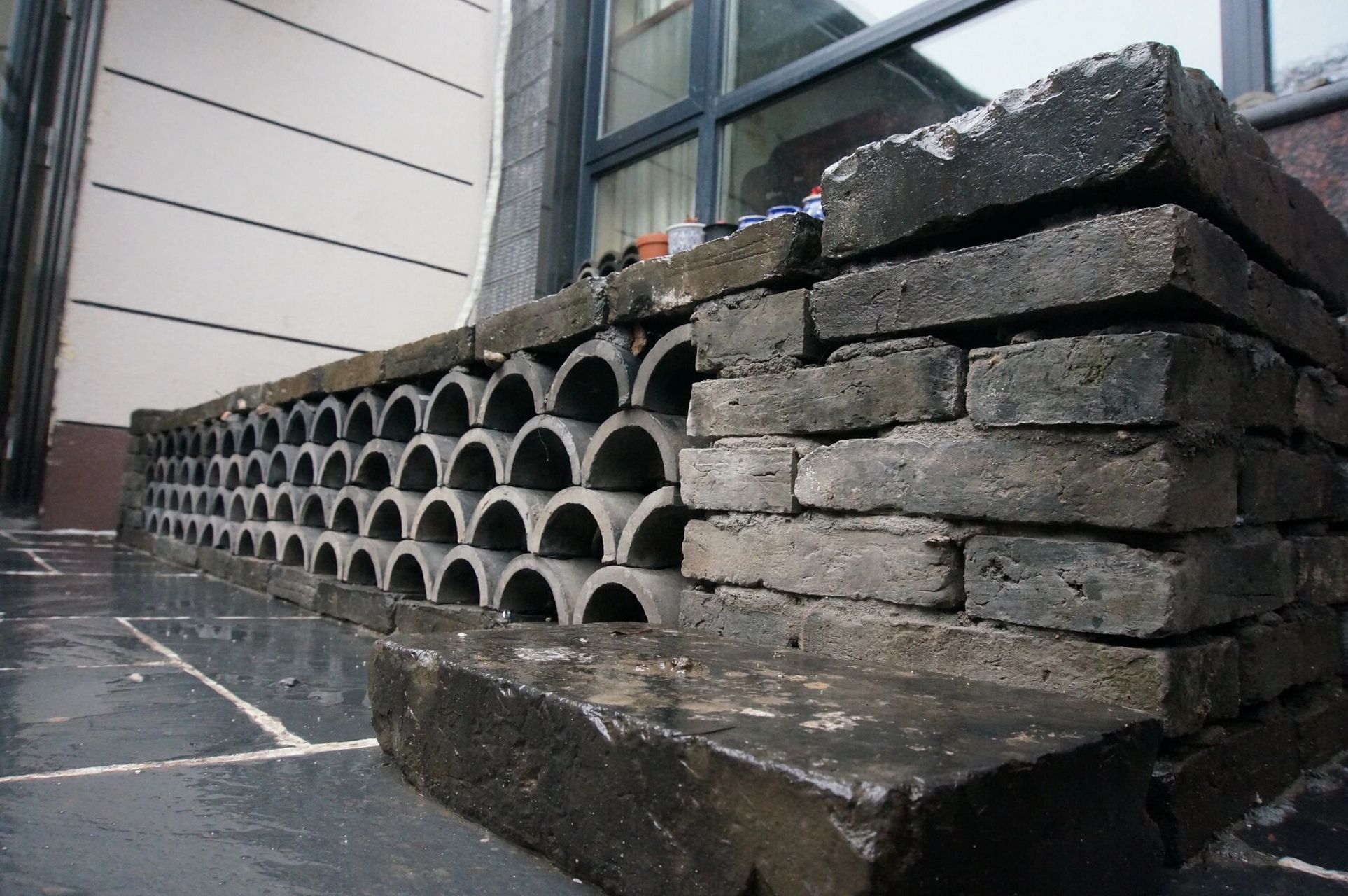 花了100块钱砌了个青砖花坛 经常看到被拆掉的老房子,经历着无数个风