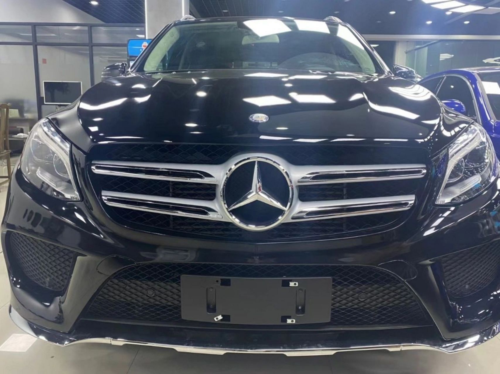 6万gle300 17年奔驰gle300d 本地一手车 车况前面一点点 大件完好 39.