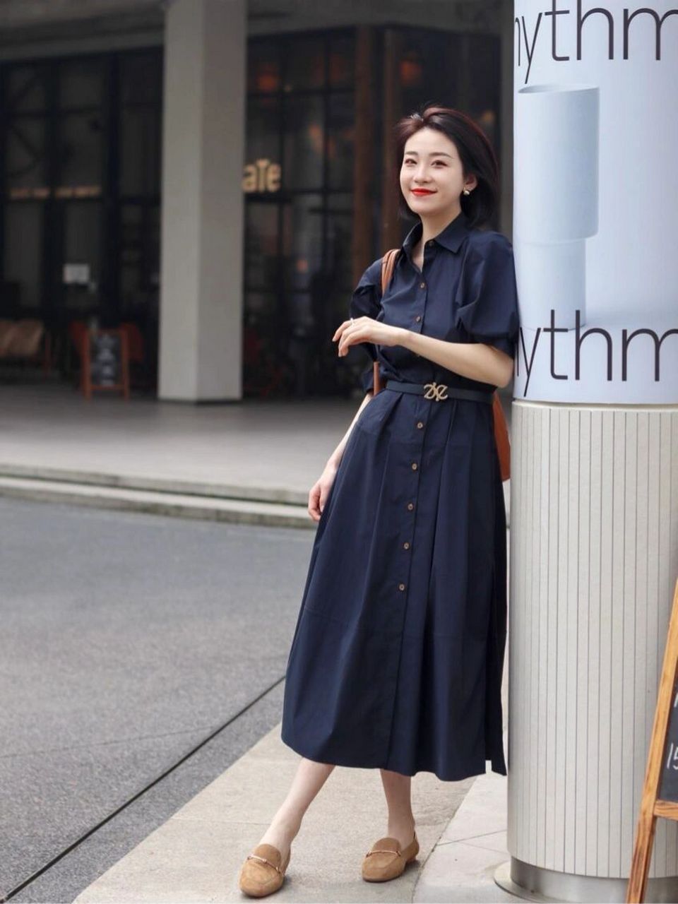 116| 藏蓝色连衣裙 或知性或优雅  经典登场,简约藏蓝色释放时尚张力