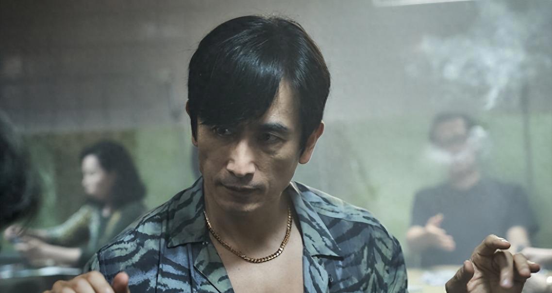 车仁表,这位曾经的韩剧男神,如今虽被遗忘,但他的魅力依旧不减当年