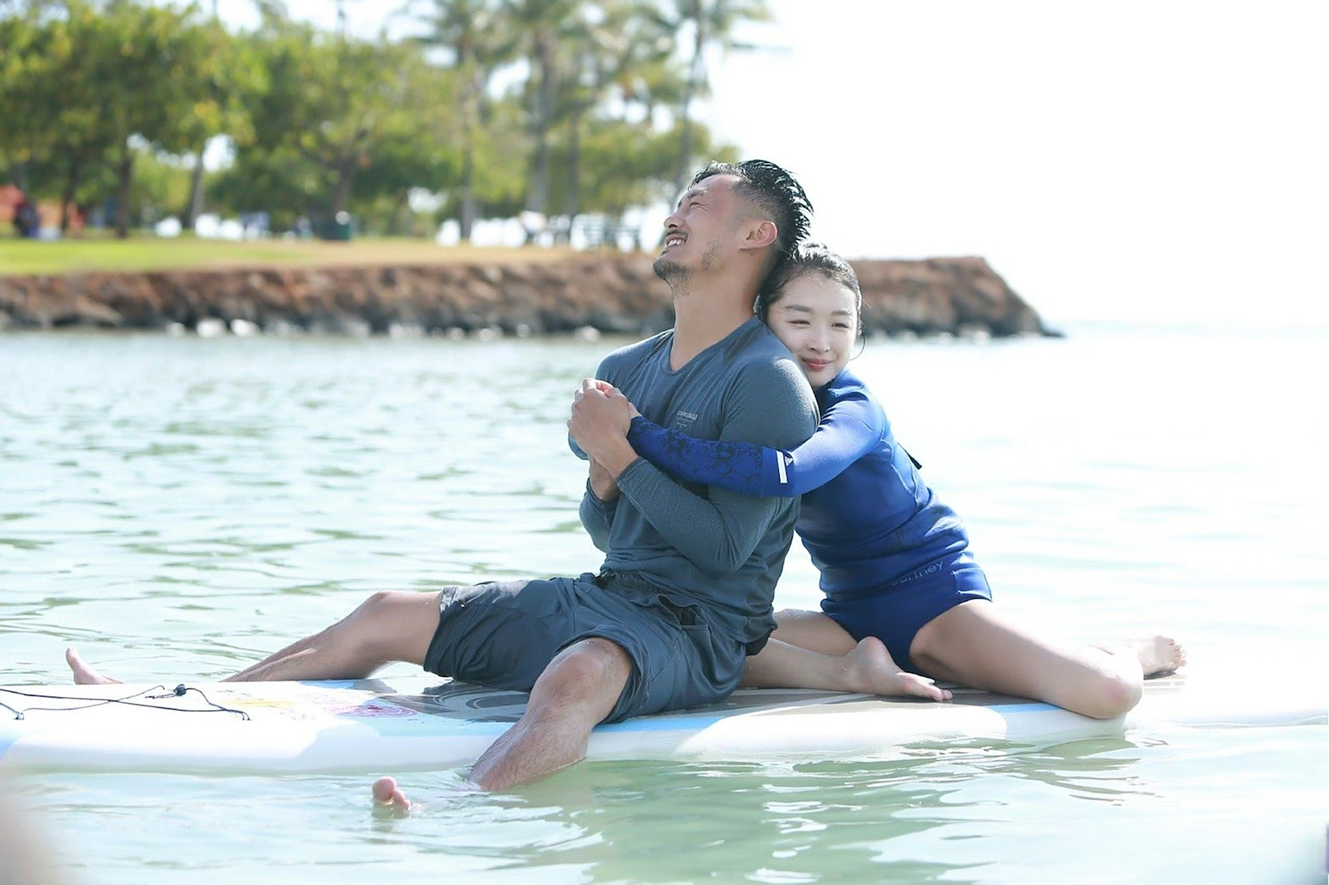 嗑周冬雨刘昊然嗑疯了的,谁还记得周冬雨和余文乐的水上瑜伽,千万别