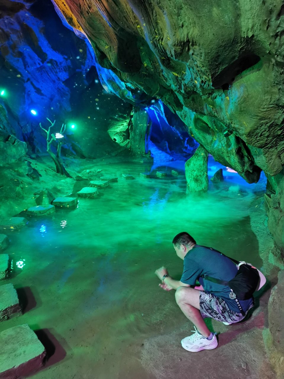 蓝田旅游之辋川溶洞 辋川溶洞,距西安市40公里,蓝田辋川境内.