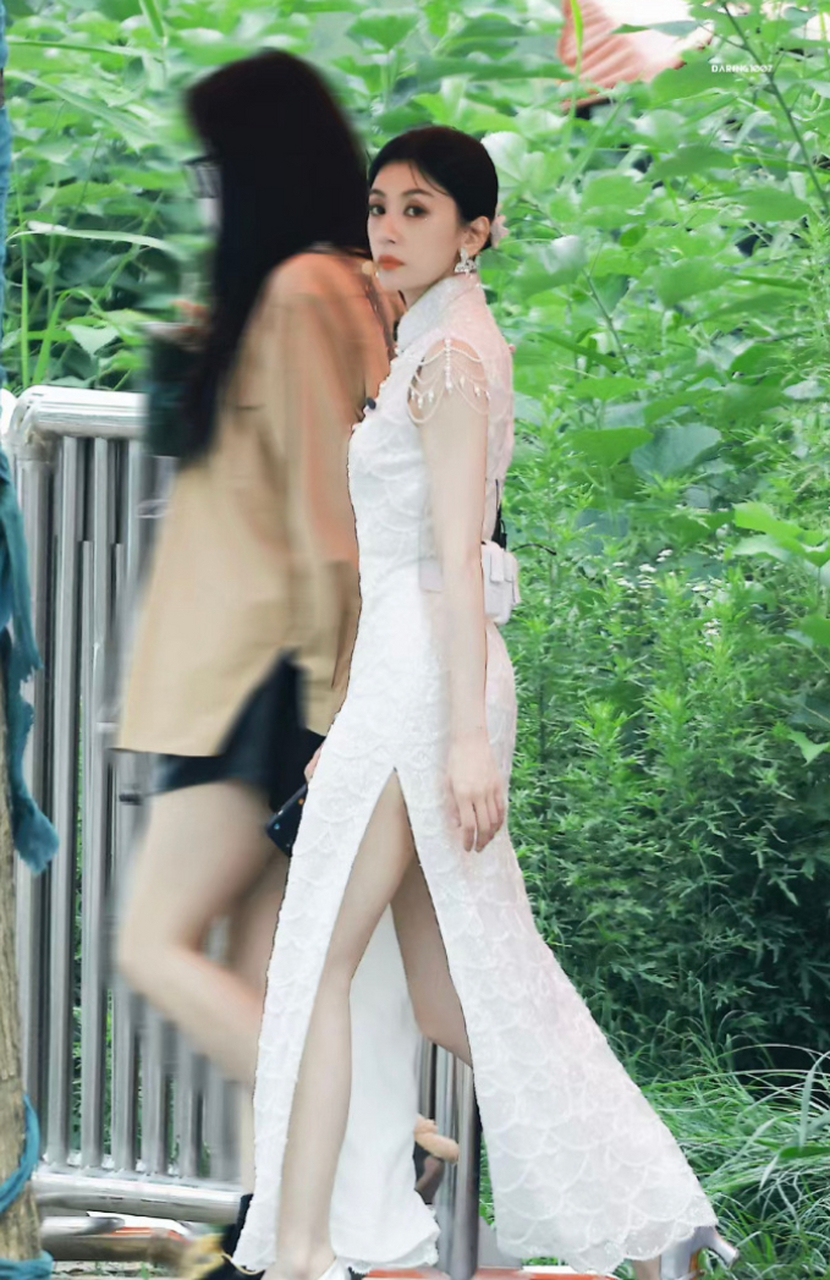 贾静雯旗袍造型,美貌依旧!姐姐一如当年!