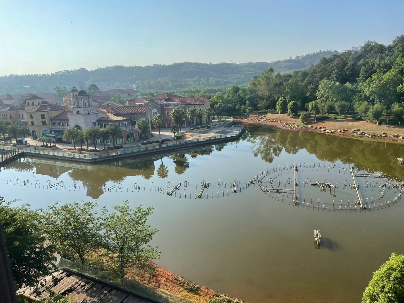 闪现—安宁温泉小镇   温泉泡了,滇剧看了,别的都还好,就是虫多,哈哈