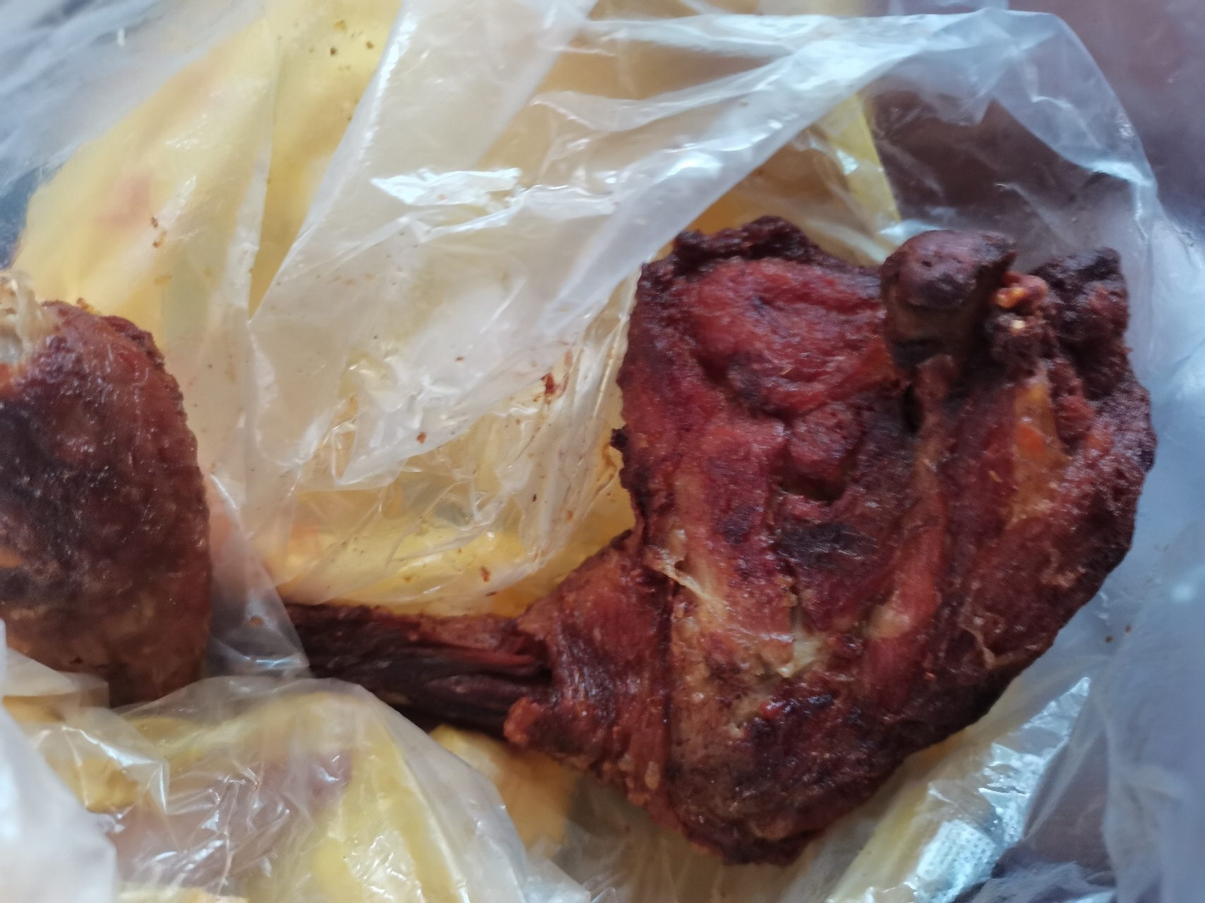 牡丹江九龙法式炸鸡 鸡腿一个十几块, 炸的酥脆超乎好吃 配上红糖枣