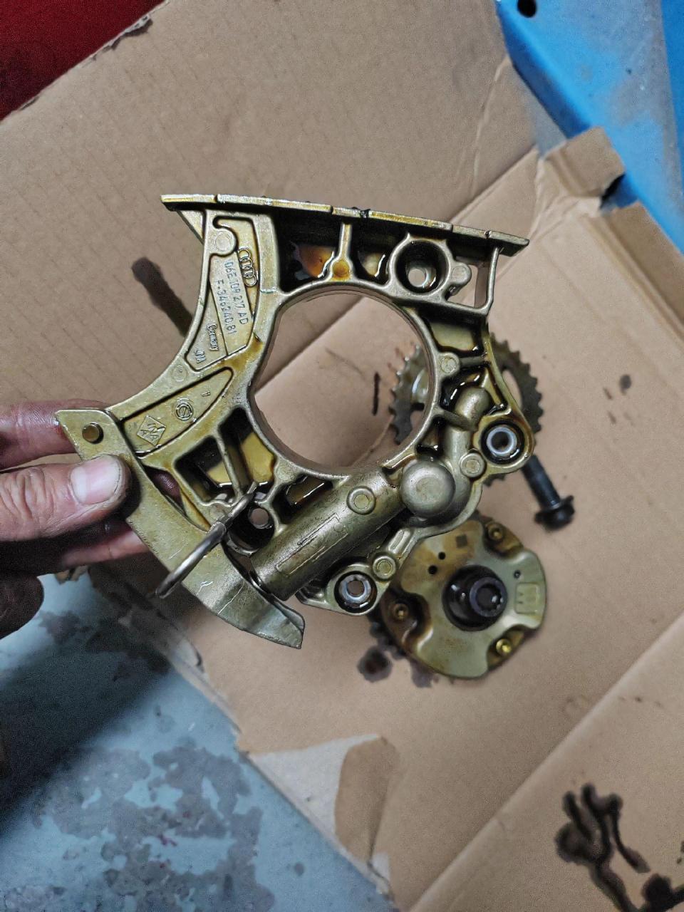 奥迪a7启动异响,发动机报故障,链条涨紧器更换