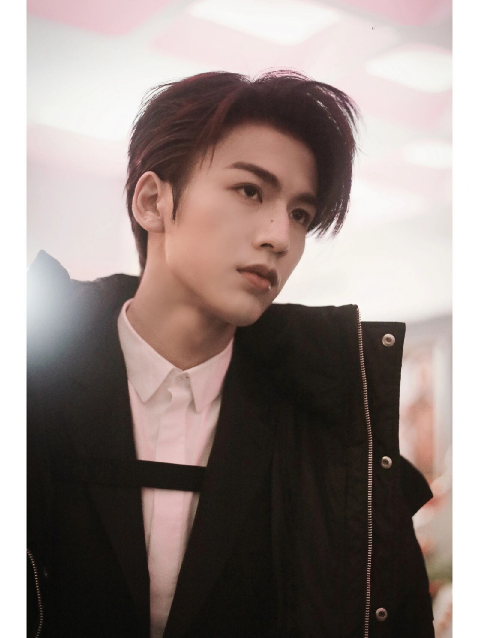 张凌赫这组图真的帅到我了