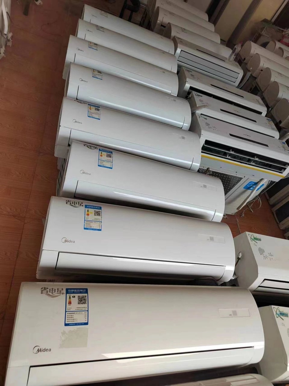 空调便宜处理了 美的新款省电星 1匹 1650包安装 1.