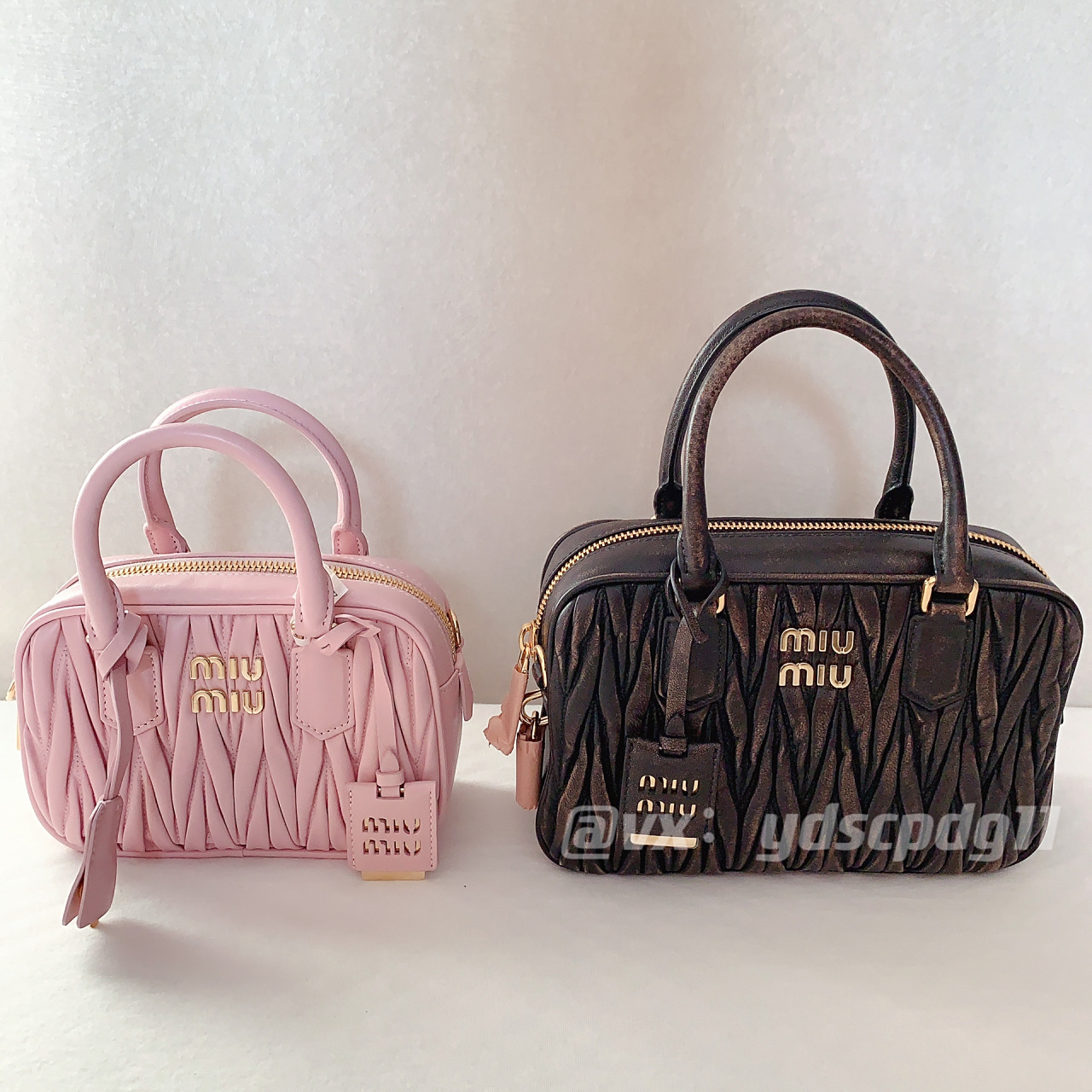 现货 miumiu羊皮粉色与做旧保龄球包 粉色是小号 做旧是大号 给宝宝们