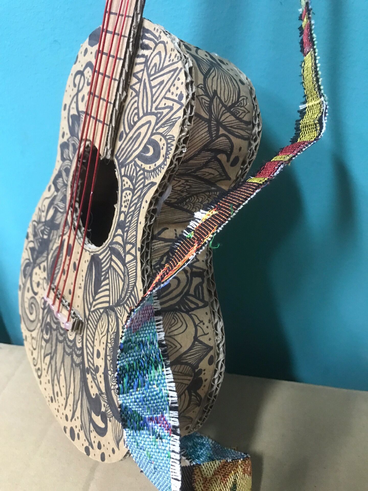 废物利用——纸板手工吉他92