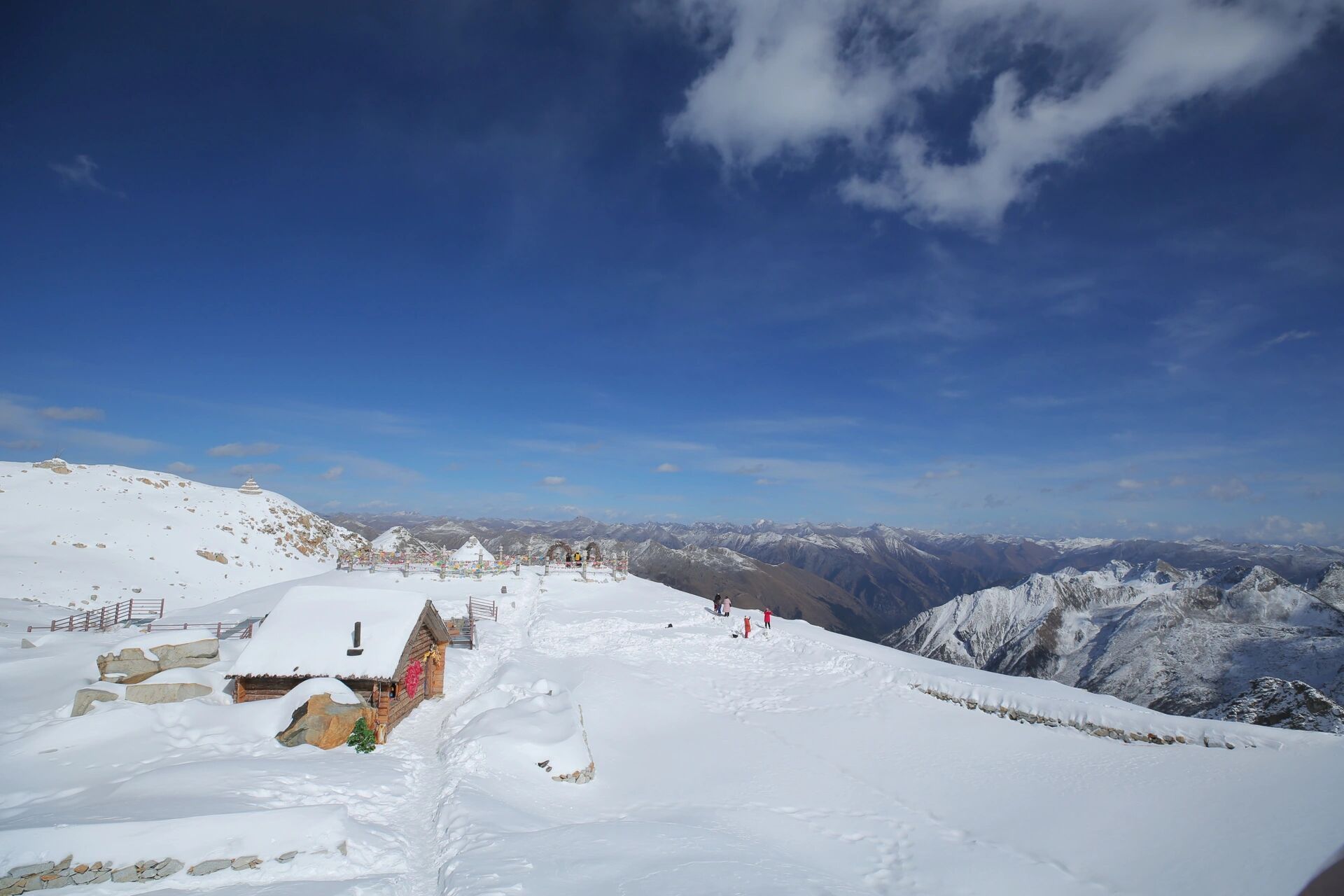 达古冰川-世界上最年轻的冰川 7615位于四川阿坝藏族羌族自治州