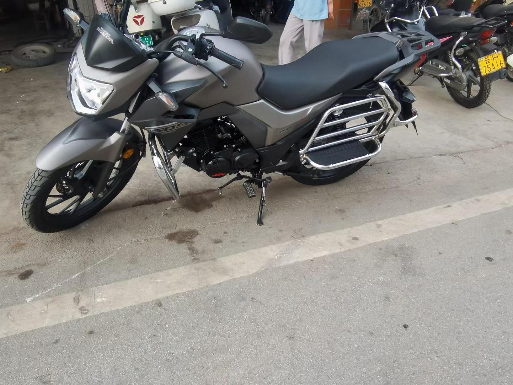 出售…出售…最新拿下到店…五羊本田帅影150发动机…证件齐全…才跑
