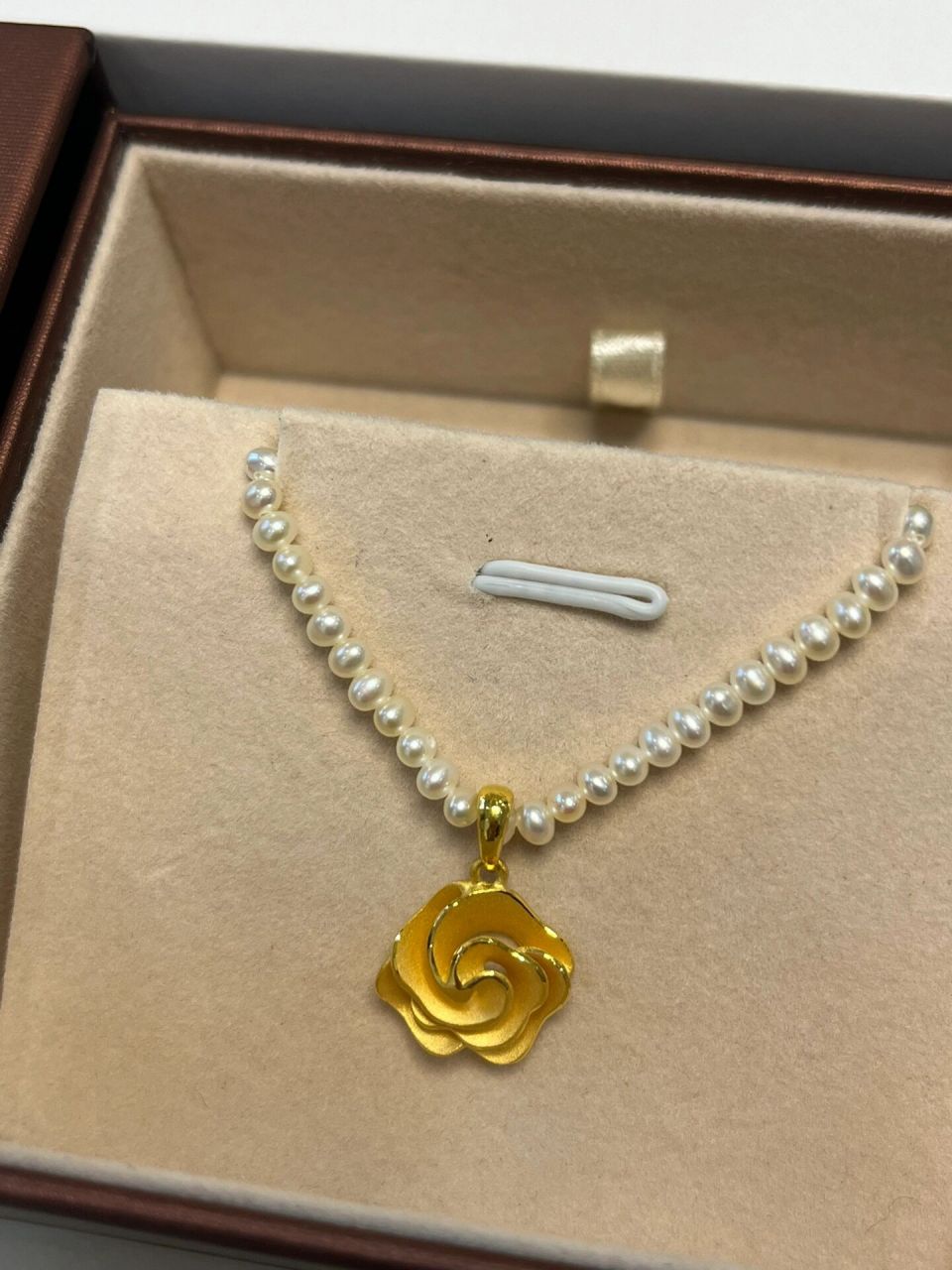 准备参考p5 搭配珍珠链送给妈妈(还没到货,得等