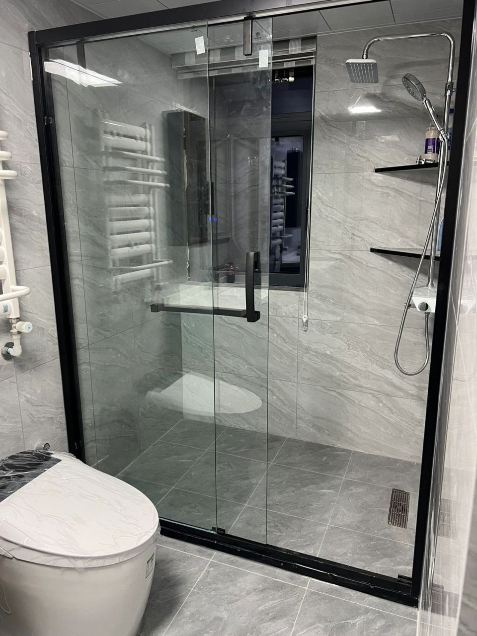 卫生间隔断玻璃门 卫生间的干湿分离隔断门,真的是太爱了,当时还纠结