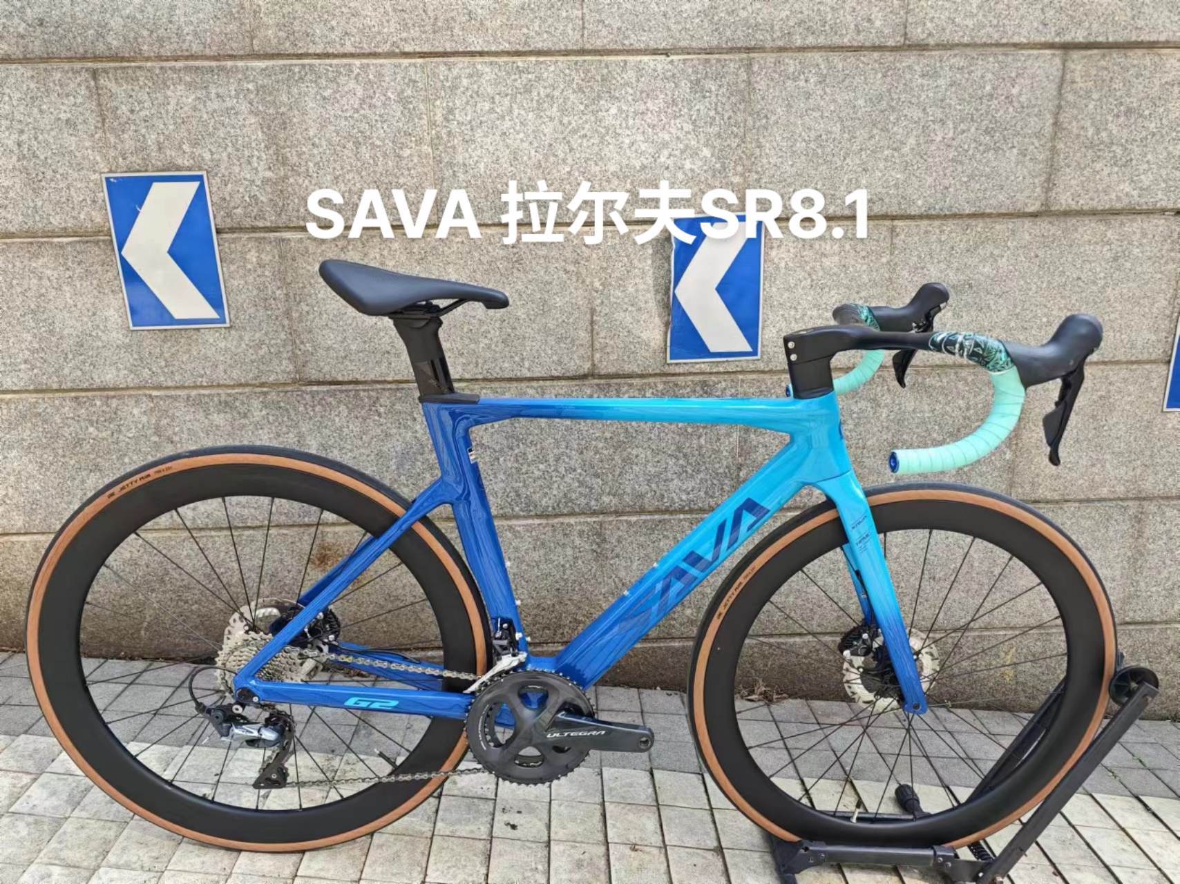 1, 全碳公路自行车, 碳纤维车架,碳纤维前叉, 碳纤维坐杆,碳纤维一体