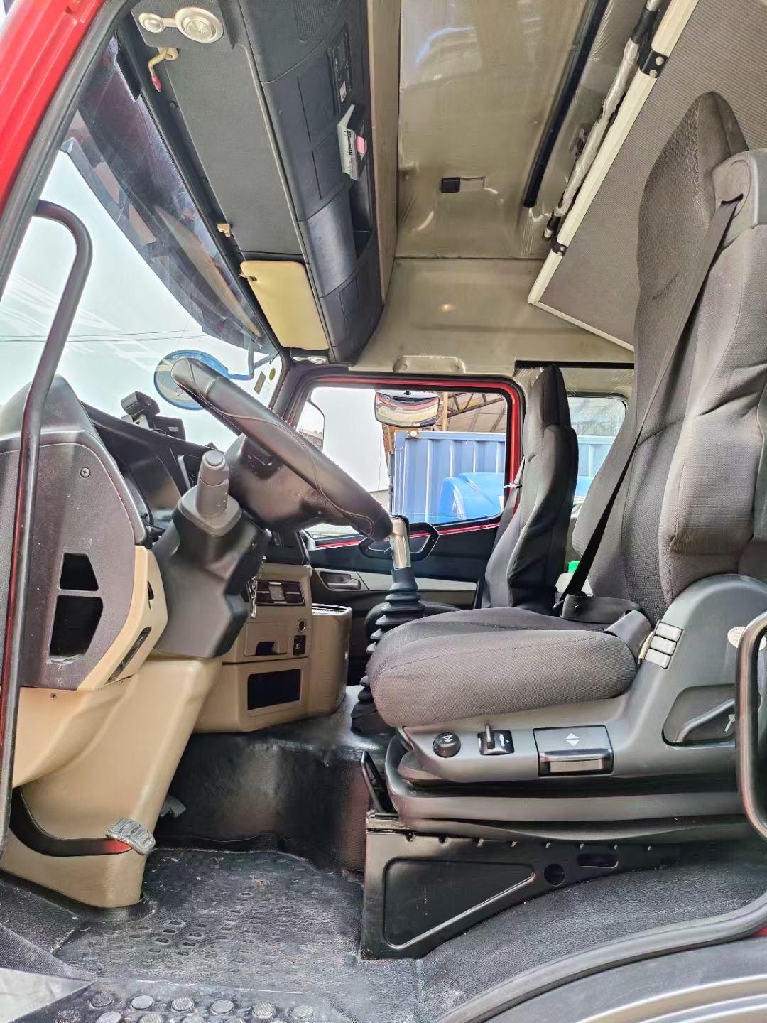 6米8自卸硬货到店:《中国重汽豪瀚n5w》,20年11月上牌,车厢尺寸:长6