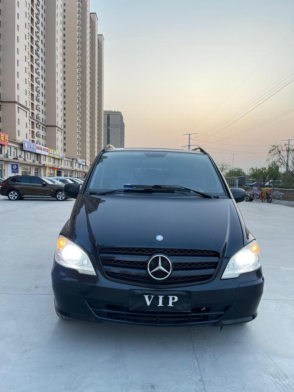 9座威霆 新到11年6月奔驰商务 2.