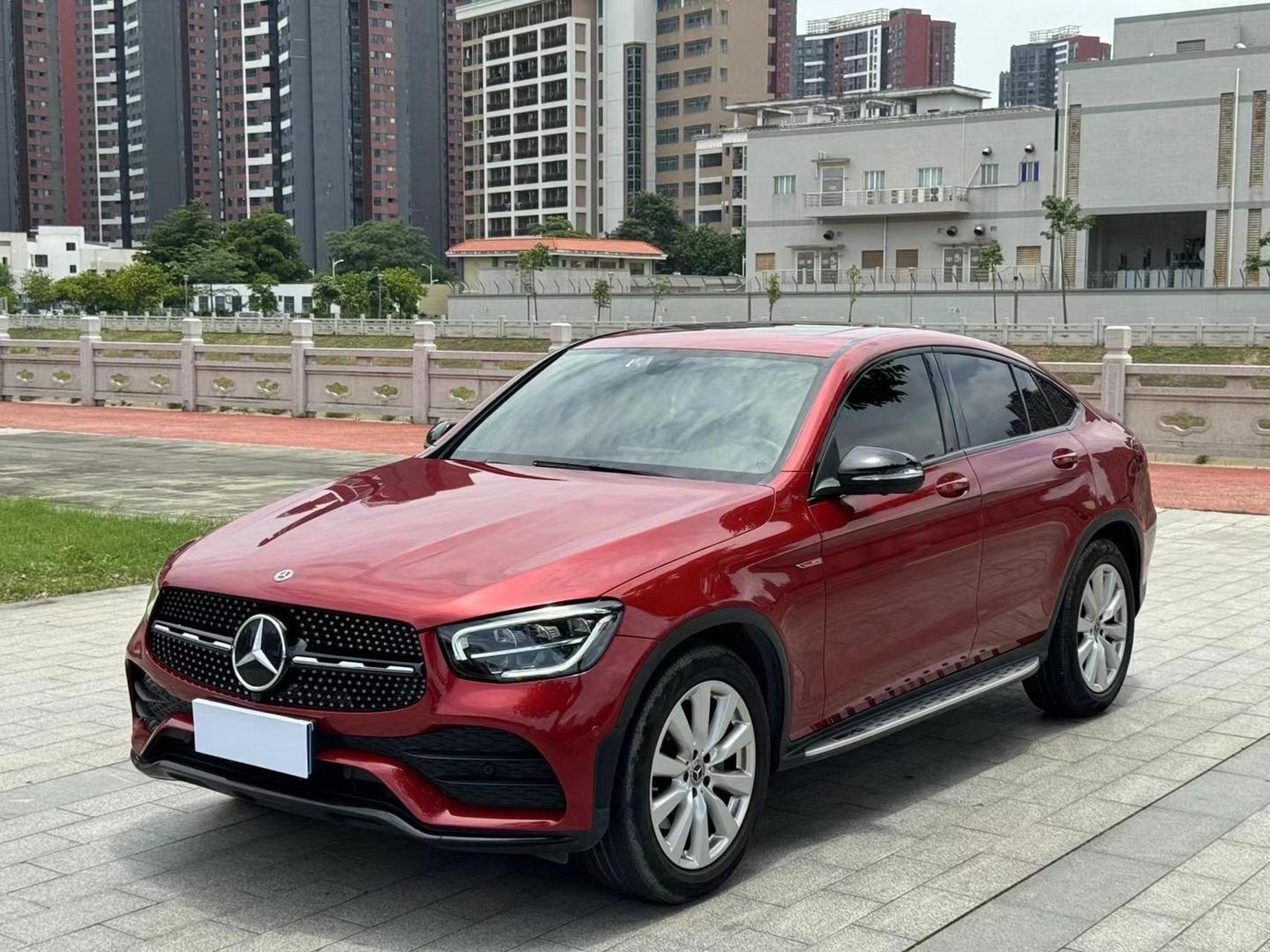 20款进口奔驰glc260四驱轿跑suv20年8月,5万公里,美女姐姐靓车
